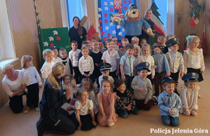Jeleniogórscy policjanci uczą przedszkolaków bezpieczeństwa