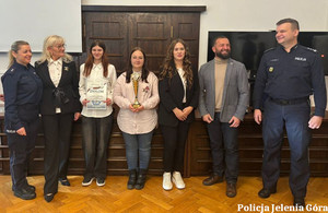 Uczestnicy z komendantem