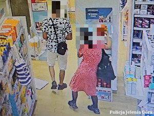 Policjanci z Jeleniej Góry zatrzymali parę podejrzaną o serię kradzieży w  sklepach