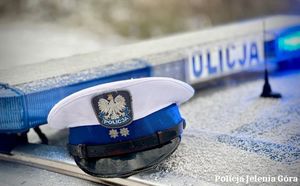 Uwaga na zmienne warunki! Policjanci ostrzegają Zachowaj ostrożność na drodze!