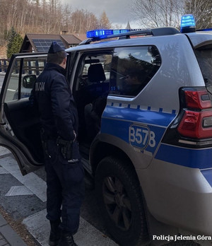 Mundurowi pomogli osobie w kryzysie emocjonalnym. Każdego dnia pomagamy i chronimy