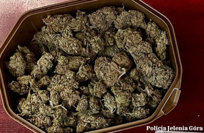 Groził i zastraszał byłą partnerkę, nachodził jej brata i posiadał narkotyki – został tymczasowo aresztowany