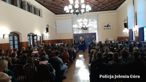 Szkolenie promujące zawód policjanta oraz zagadnienia dotyczące bezpieczeństwa