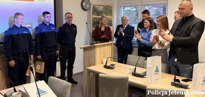 Policyjna odwaga i profesjonalizm docenione. Podziękowania dla policjantów z Karpacza