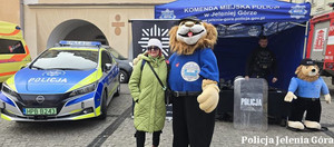 Policjanci podczas Wielkiej Orkiestry Świątecznej Pomocy