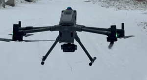 Działania jeleniogórskiej drogówki z wykorzystaniem drona – bezpieczeństwo pieszych pod szczególnym nadzorem