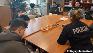 Policjantka z Jeleniej Góry z wizytą w OHP – o bezpieczeństwie i odpowiedzialności