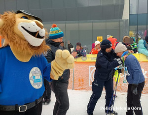 policjanci na biegu piatów