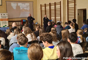 Policjanci na spotkaniu z uczniami