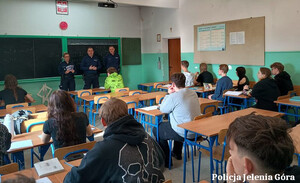 Policjanci na spotkaniu