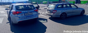 Radiowóz i pojazd Opel