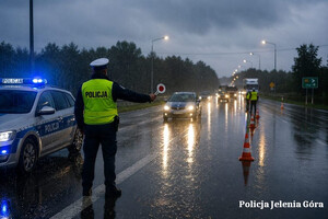 policjanci na drodze