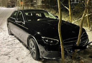 Samochód marki Mercedes odnaleziony w okolicach Karpacza