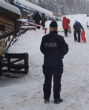 Policjanci i pracownicy sanepidu sprawdzają przestrzeganie zasad bezpieczeństwa epidemicznego