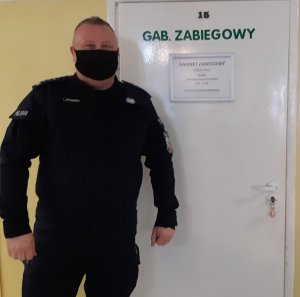 Ruszyły szczepienia policjantów w Jeleniej Górze.